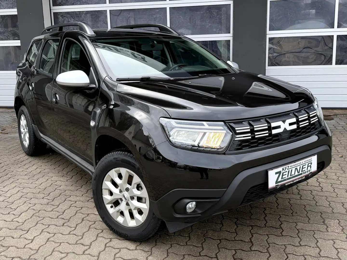 Dacia Duster EXPRESSION Blue 4WD "Anhängevorrichtung" - 1