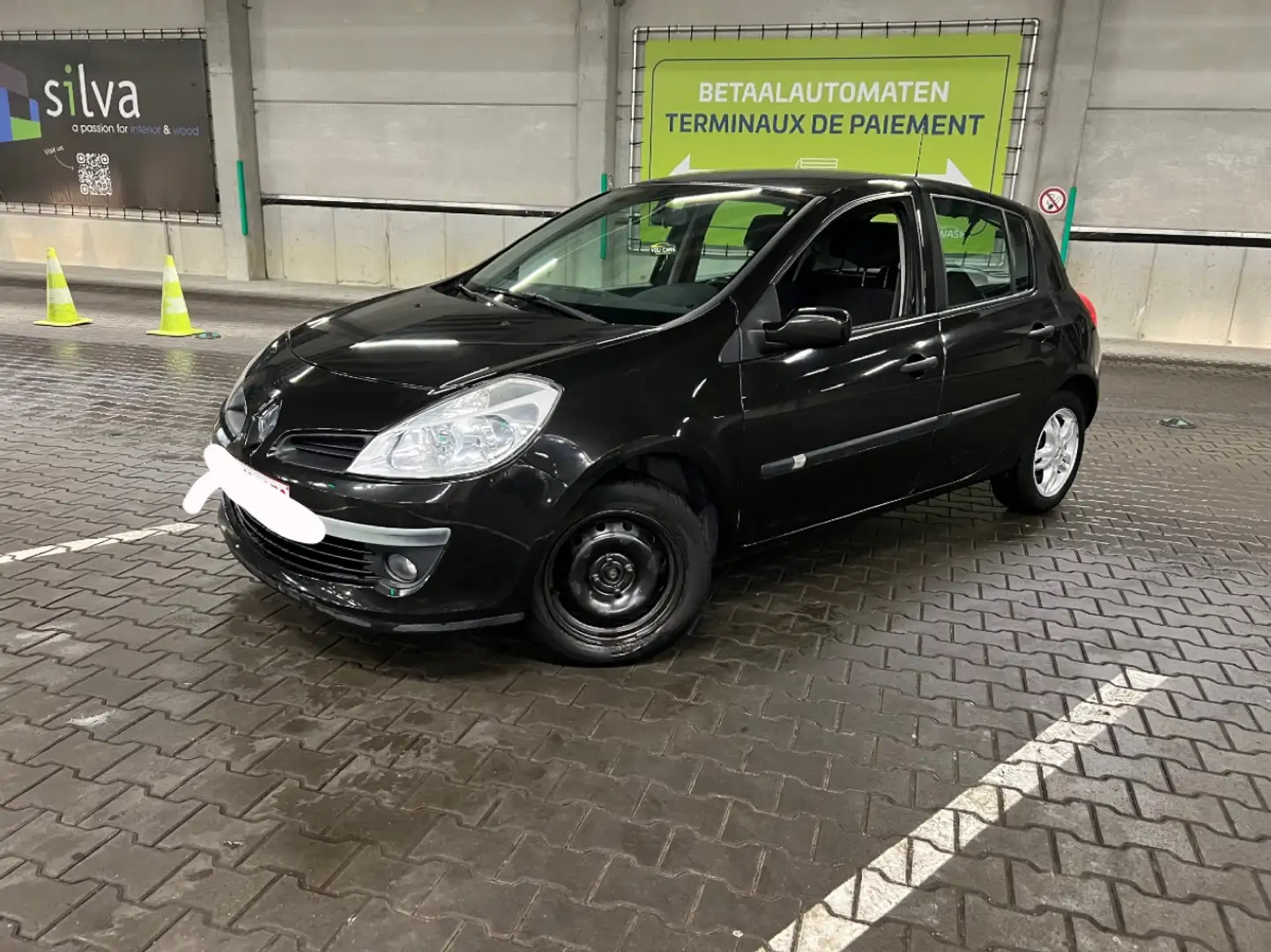 Renault Clio Clio 1.2i 16v Authentique Zwart - 2