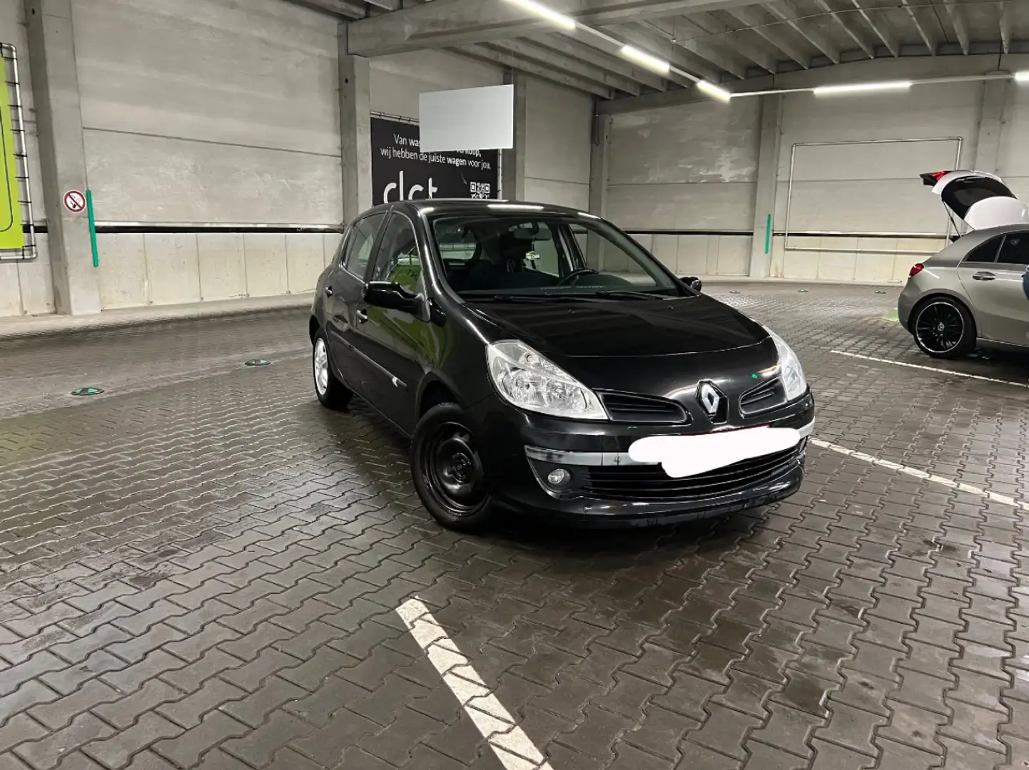 Renault Clio Clio 1.2i 16v Authentique Zwart - 1