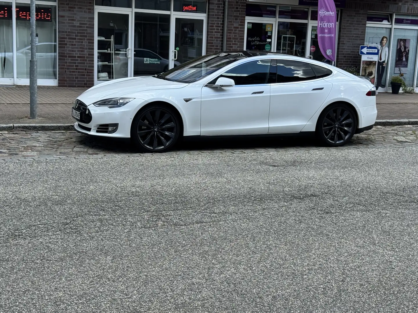 Tesla Model S Free Supercharging SC01 CCS Autopilot Premium Pake Weiß - 1