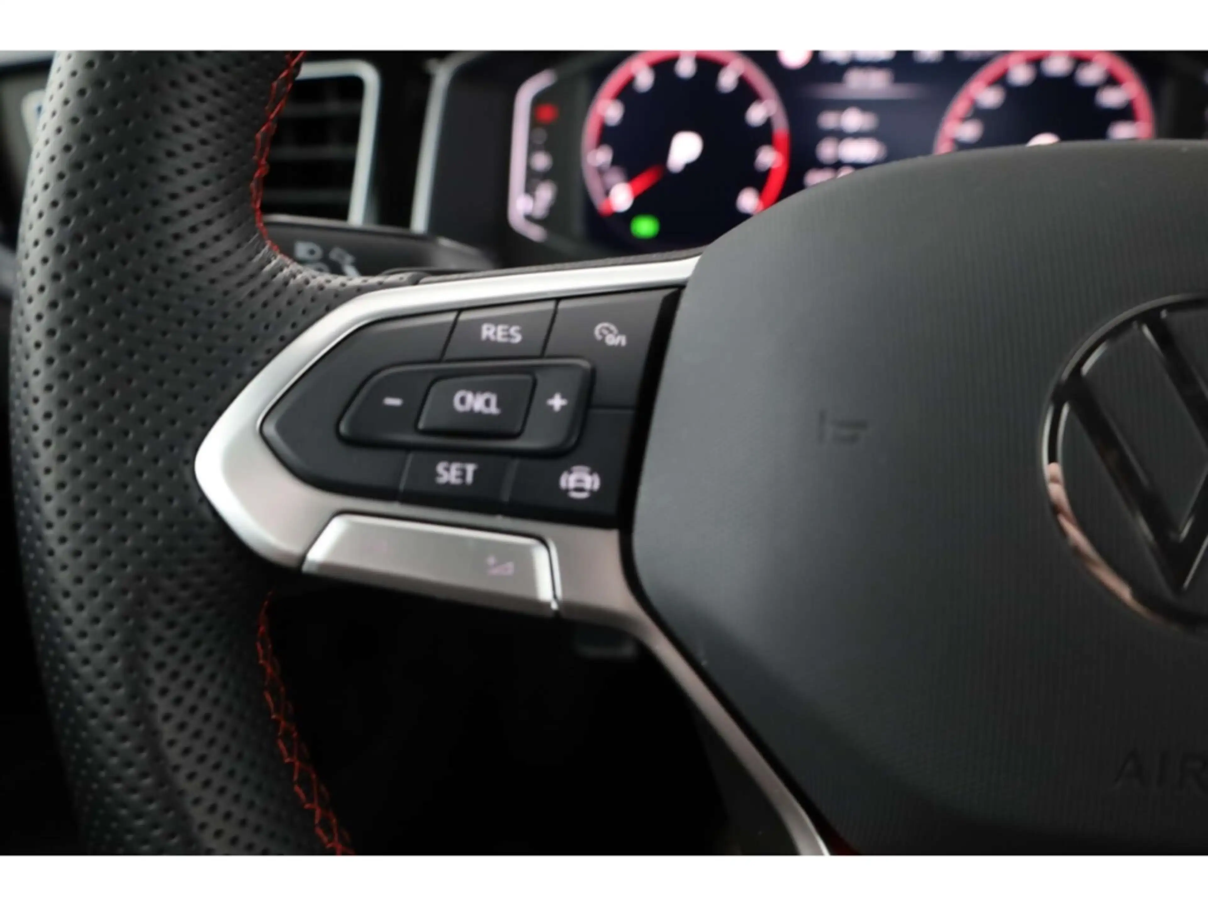 Volkswagen Polo GTI 2.0 TSI — photo 14