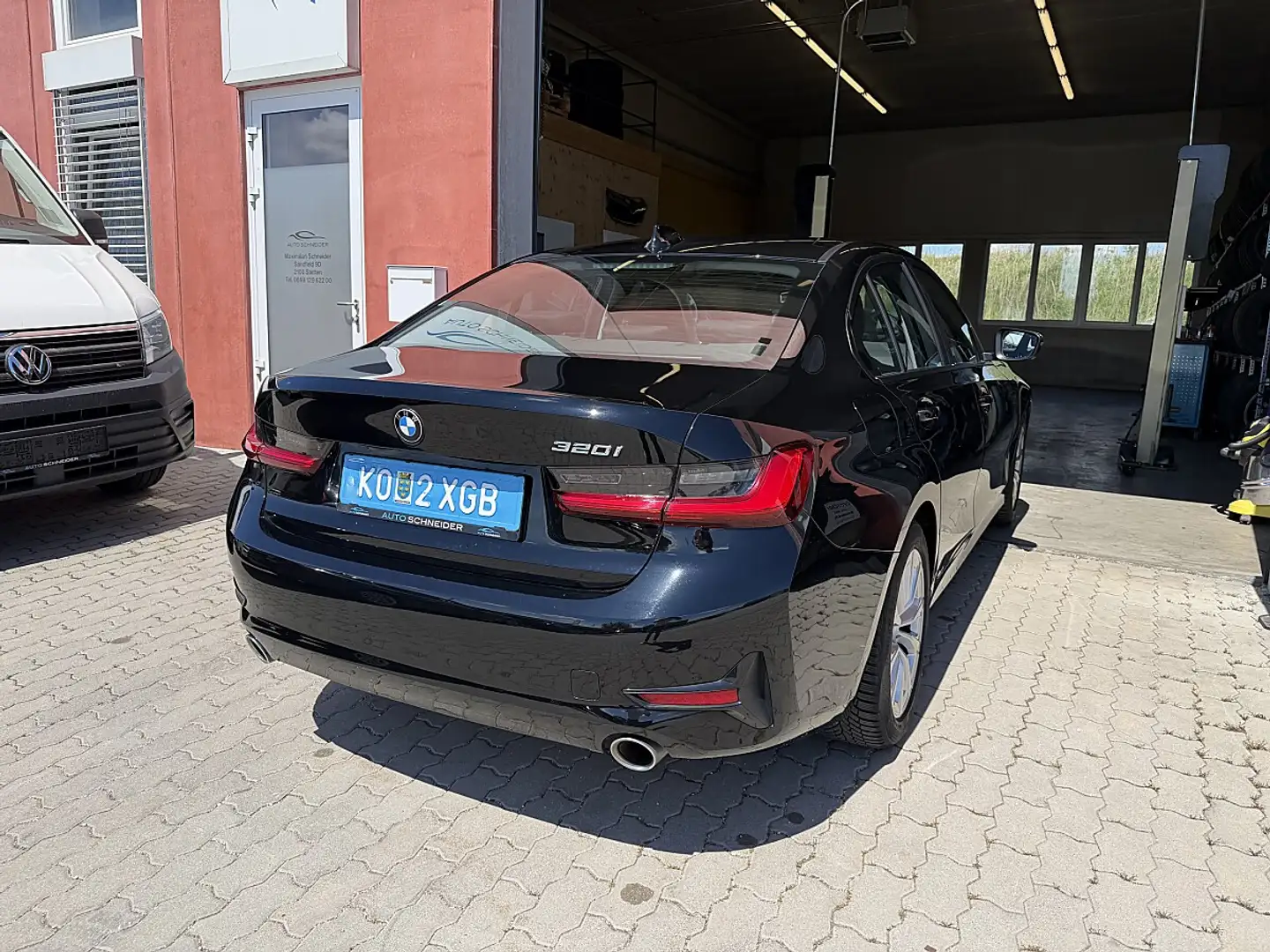 BMW 320 i Aut. LED Scheinwerfer Schwarz - 2