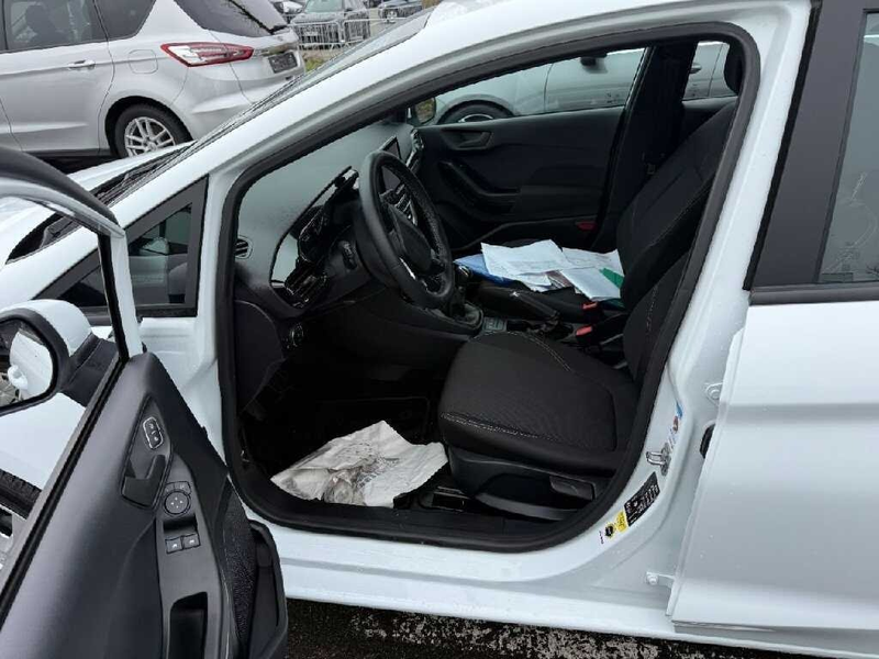 Ford Fiesta 1.1 Cool & Connect LED Lane Navi PDC SHZ — photo 9