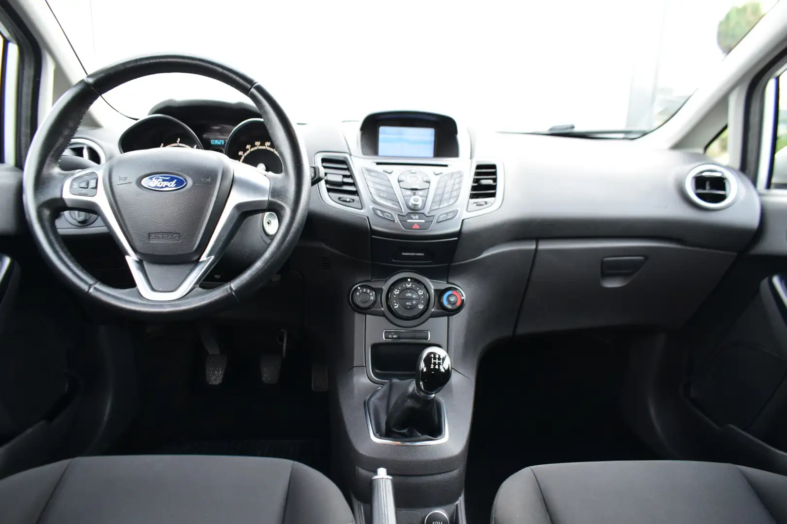 Ford Fiesta 1.5 TDCi Style Lease Navi/Bluetooth Airco 103dkm! Grijs - 2
