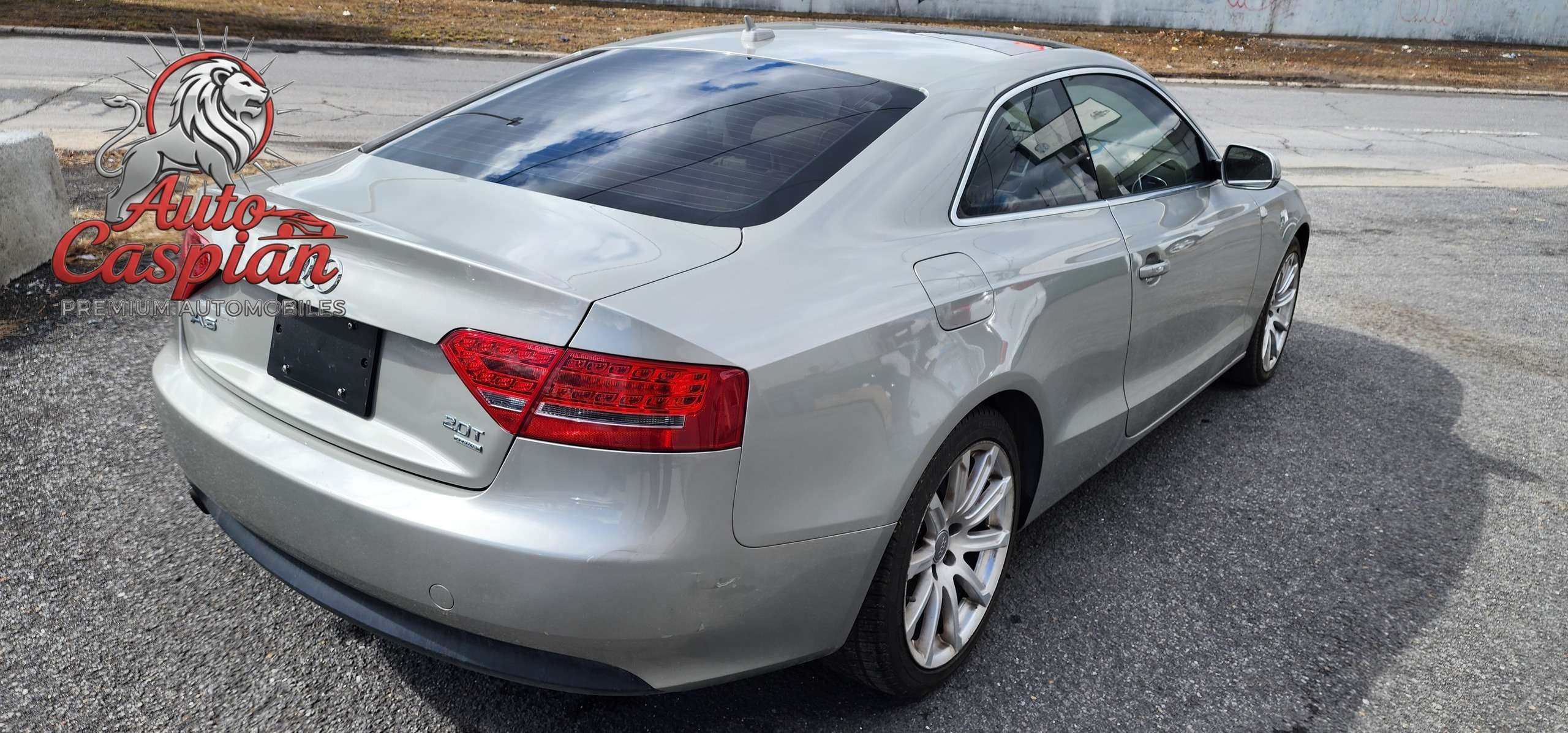 2010 Audi A5 Quattro 2.0T alt 4