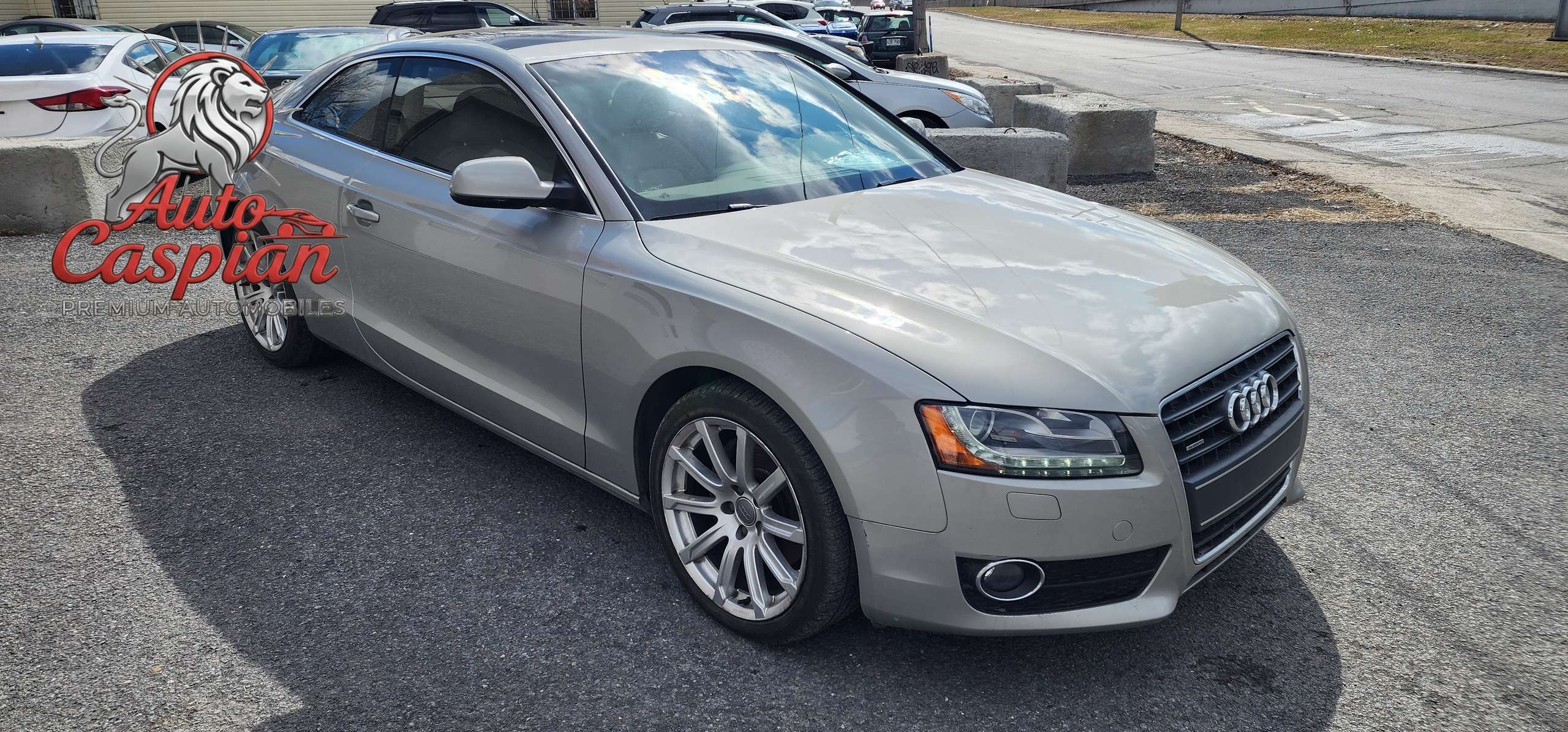2010 Audi A5 Quattro 2.0T alt 3