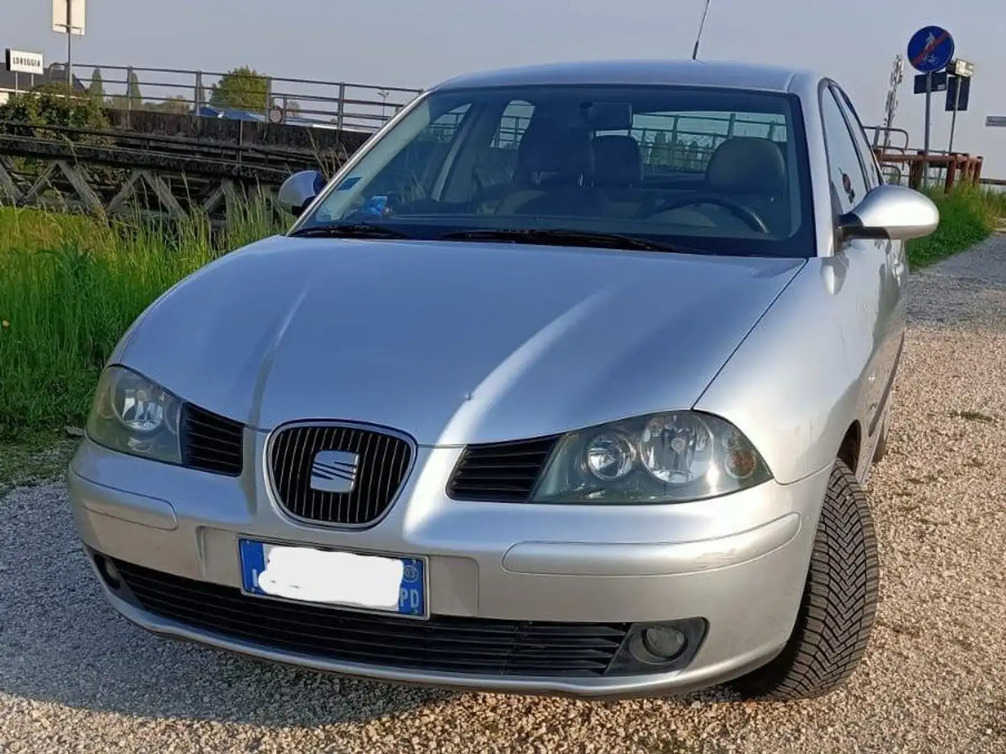 SEAT Ibiza Ibiza 5p 1.4 16v Signo Argento - 1