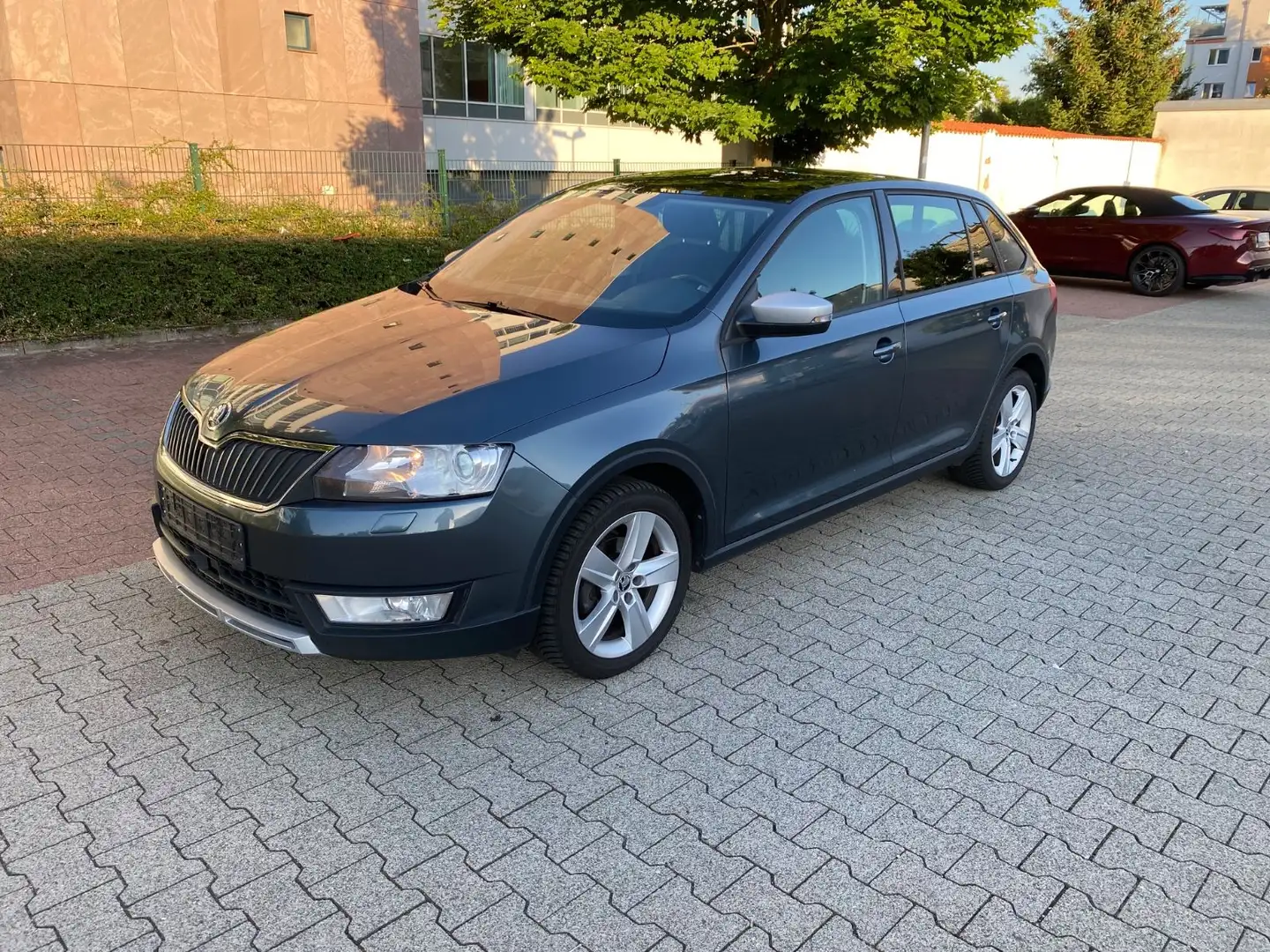 Skoda Rapid/Spaceback 1.4 TDI Scout Spaceback/Panorama/ACC Grau - 1