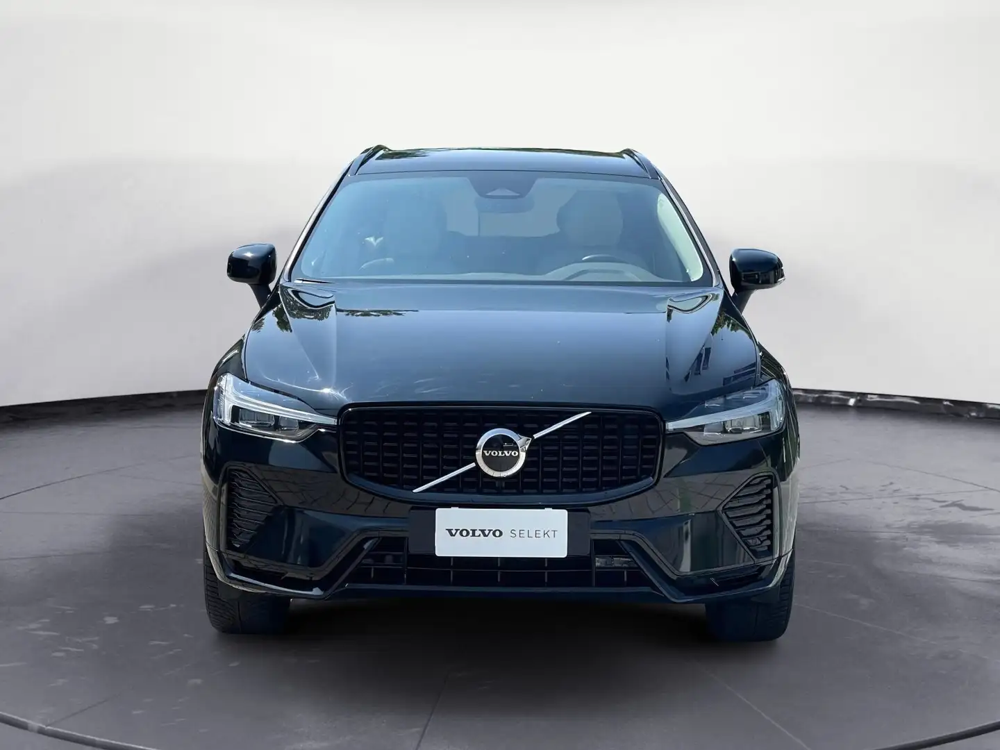 Volvo XC60 B4 (d) AWD automatico Plus Dark PRONTA CONSEGNA Nero - 2