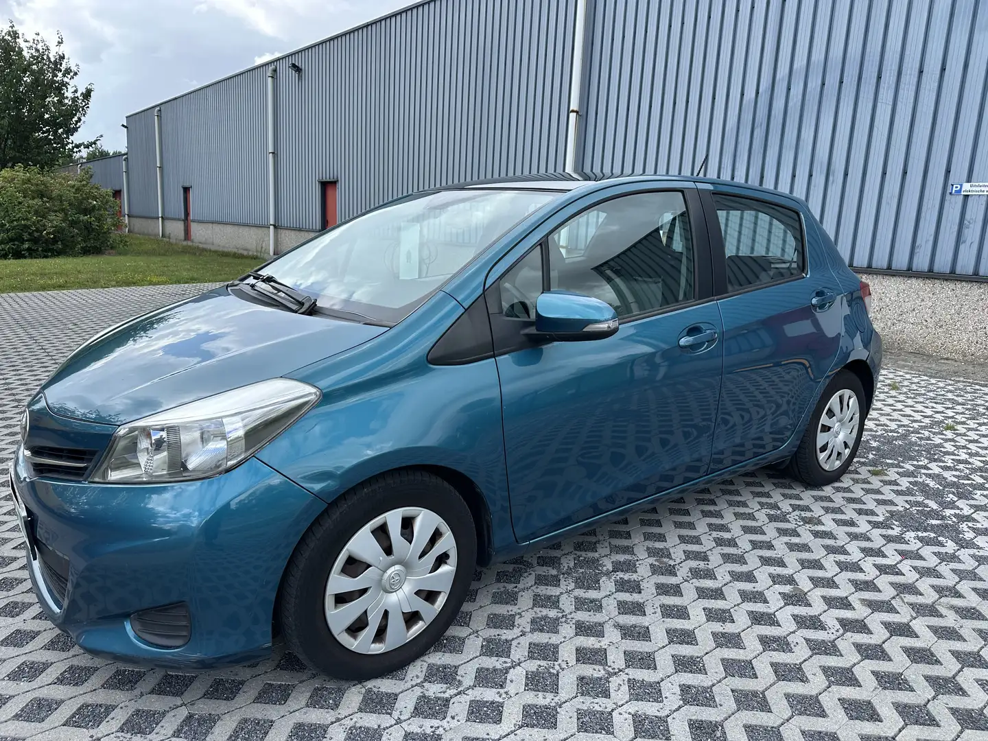 Toyota Yaris 1.4 D-4D Lounge DPF - 2