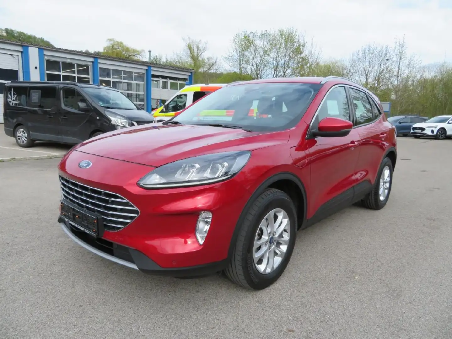 Ford Kuga Plug-In Hybrid Titanium - 1