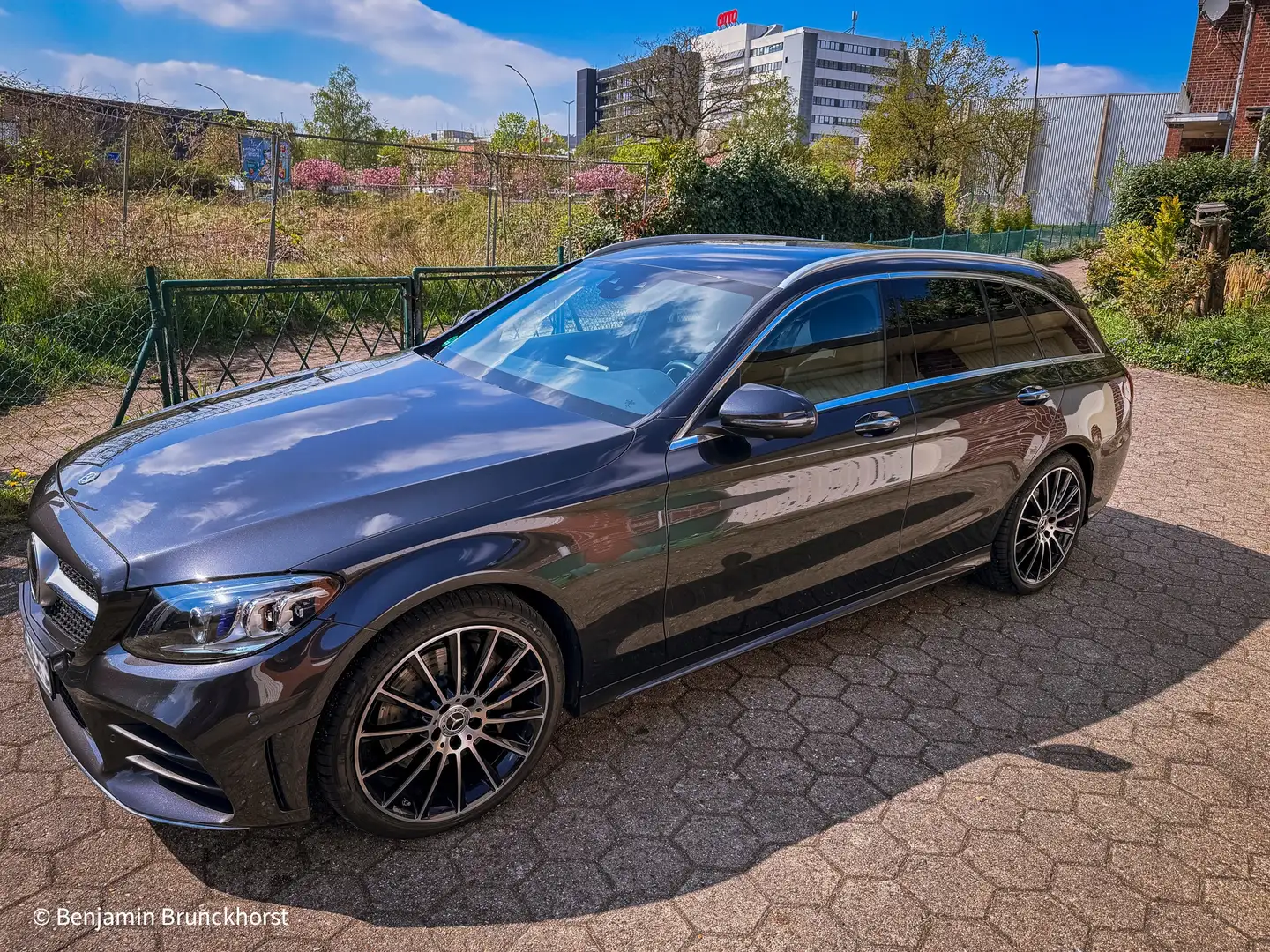 Mercedes-Benz C 300 C-Klasse T-Modell Diesel d T 4Matic 9G-TRONIC AMG Gris - 1