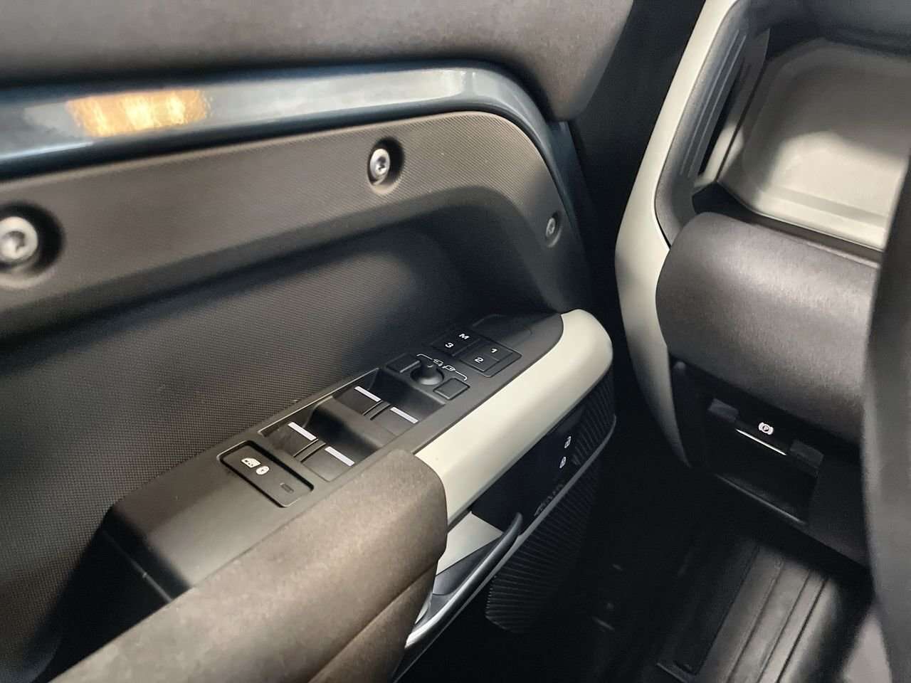 2023 Land Rover Defender 110 P400 X-Dynamic SE Meridian Audio, Air Ride, Ad thumb 21
