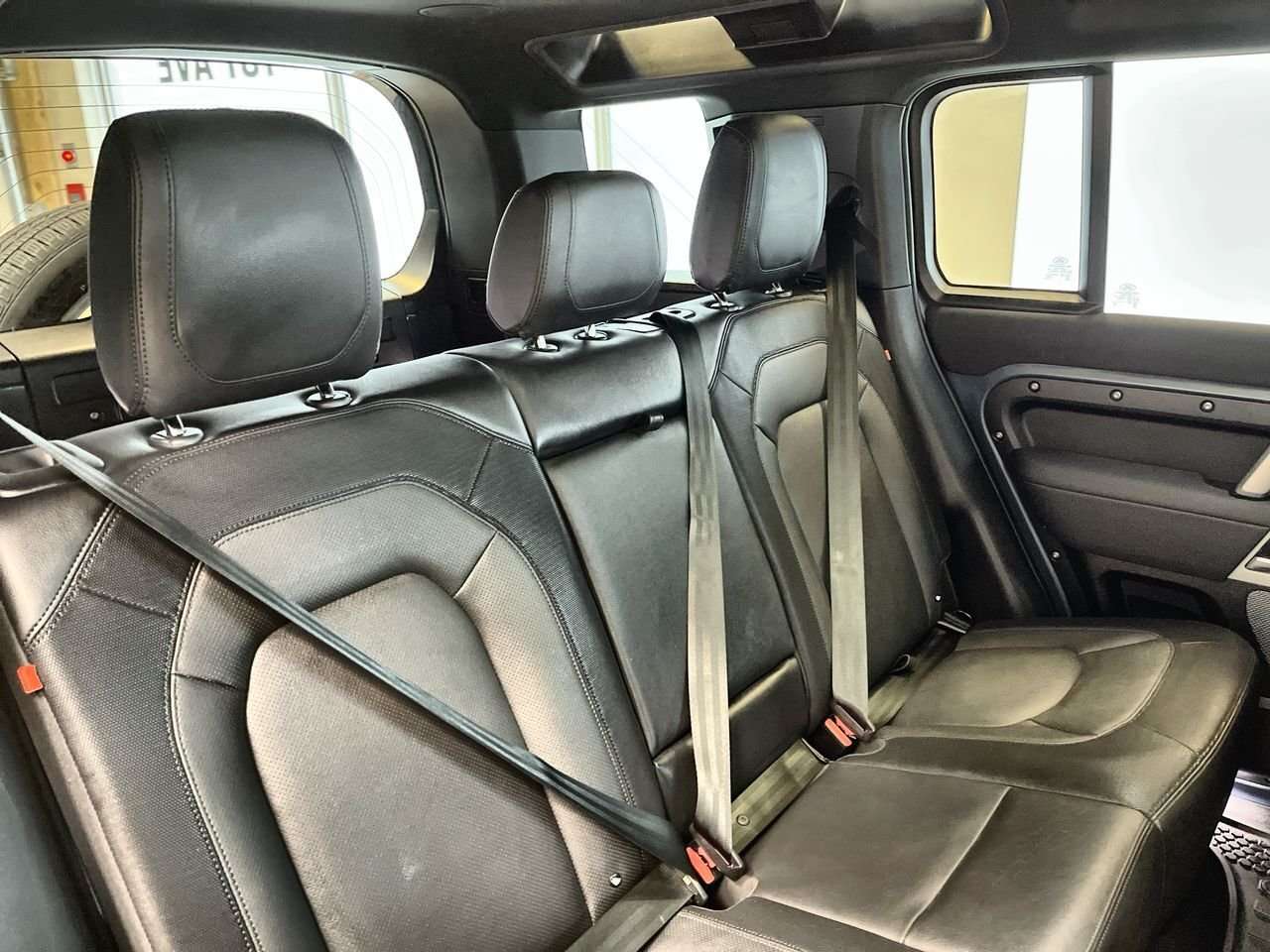 2023 Land Rover Defender 110 P400 X-Dynamic SE Meridian Audio, Air Ride, Ad thumb 31