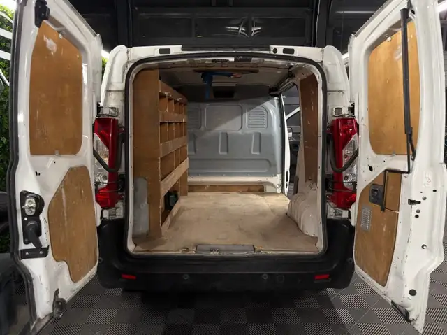 Peugeot Expert view 23