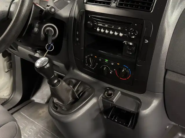 Peugeot Expert view 15