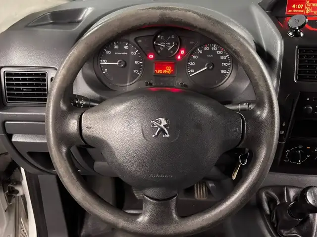 Peugeot Expert view 19
