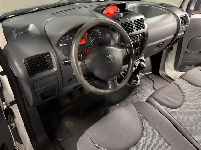 Peugeot Expert view 10