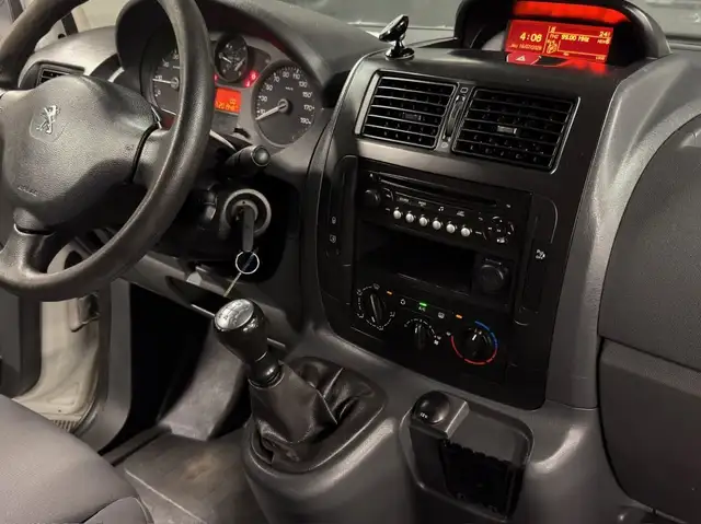 Peugeot Expert view 14
