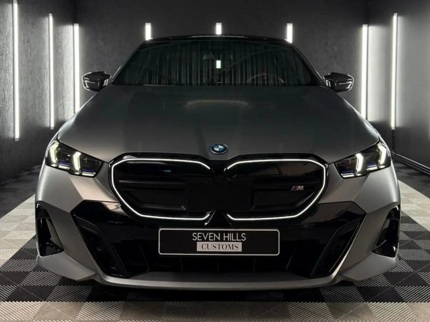 BMW i5 M60 | B&W, Carbon, Pano, Crystal, BMW Garantie ! Grijs - 1