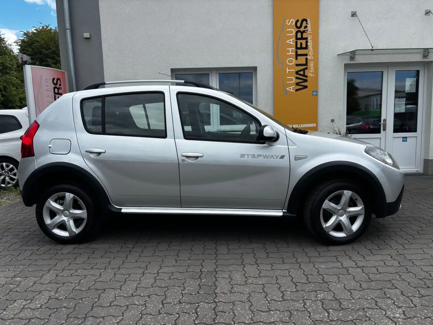 Dacia Sandero Stepway = Tüv Neu - Klima - 5 Türen = Grau - 2