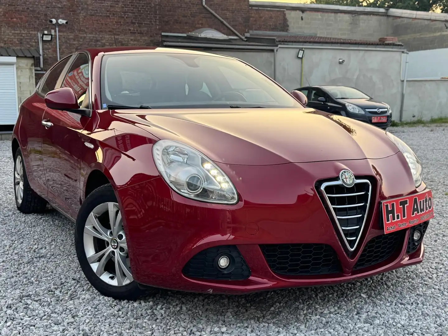 Alfa Romeo Giulietta 1.6 JTD M-Jet/Euro5/Airco/Carnet Rouge - 2