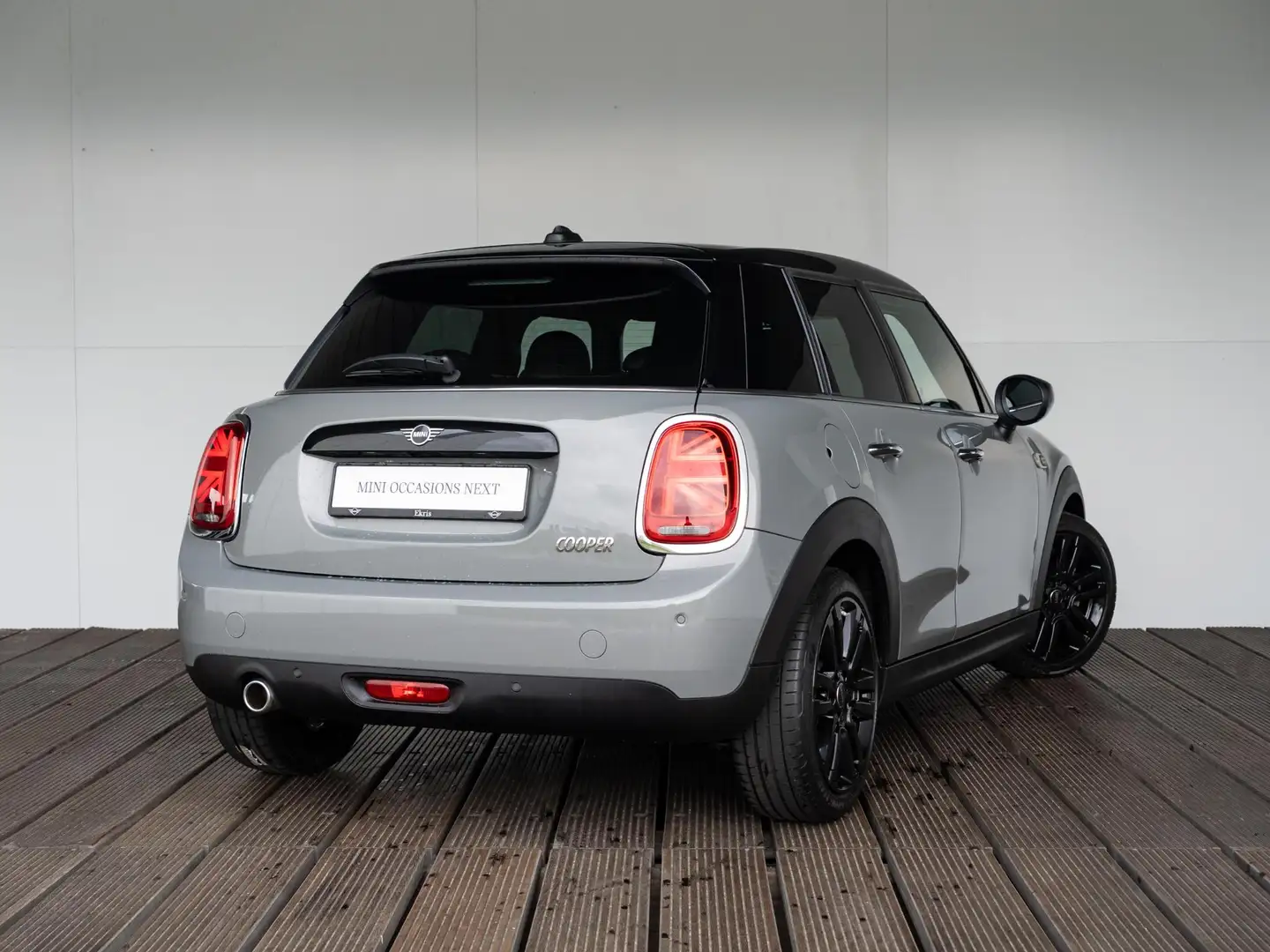 MINI Cooper 5-deurs Aut. Chili + Leder + Stoelverwarming Grau - 2