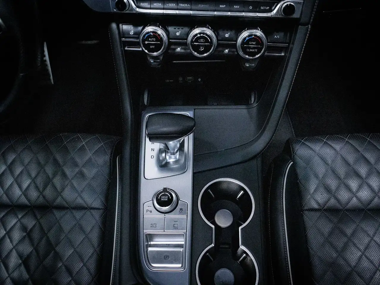 Genesis G70 снимка Genesis G70