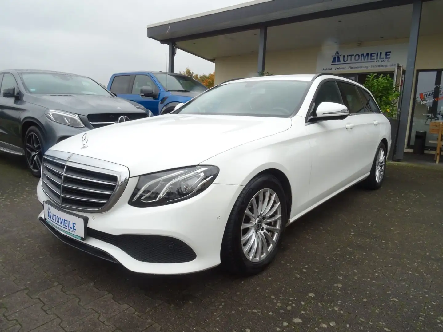 Mercedes-Benz E 200 T LED NAVI KAMERA SHZ PDC Blanco - 1