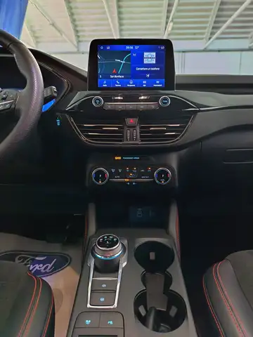 Ford Kuga view 3