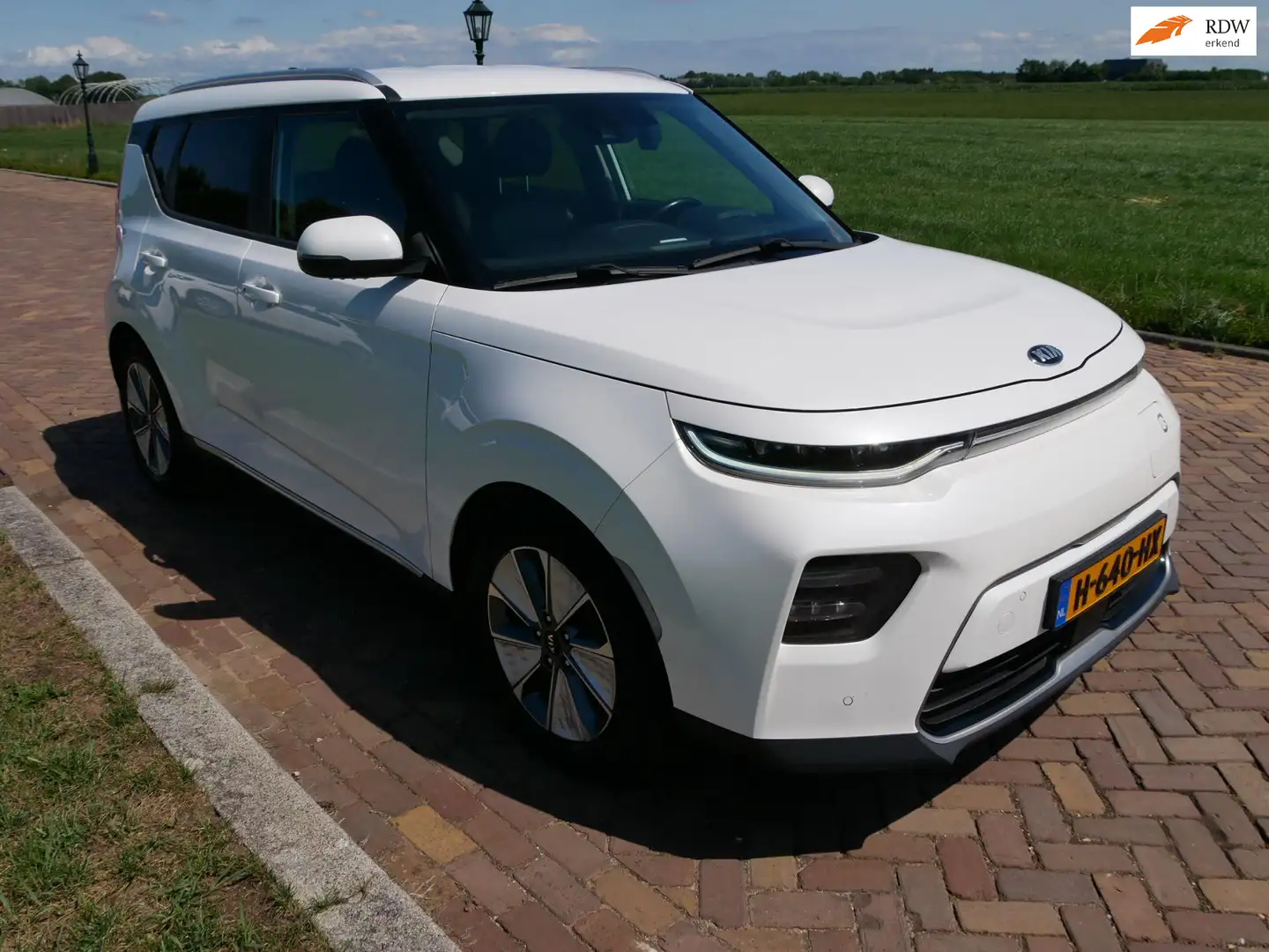 Kia Soul E-Soul ExecutiveLine 64 kWh LEATHER CLIMA NAVI ** Wit - 1