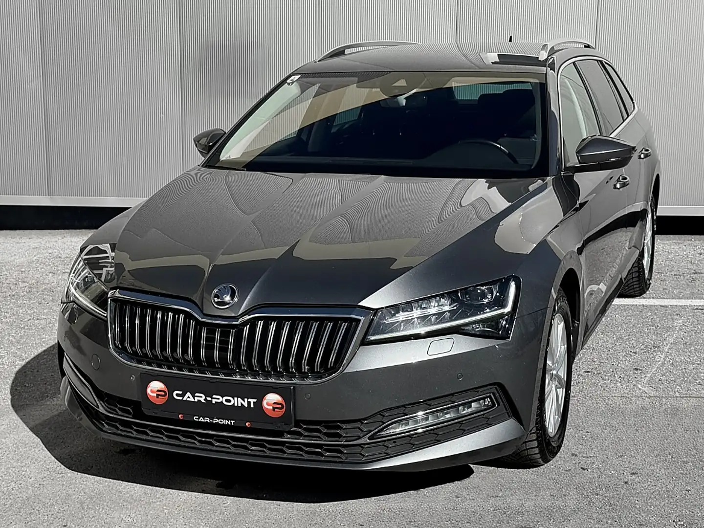 Skoda Superb Kombi 2,0 TDI Style DSG Assistenzpaket Grau - 1