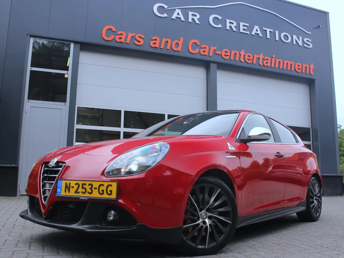 Alfa Romeo Giulietta 1.7 TBi Quadrifoglio Verde Panoramadak Rood - 1