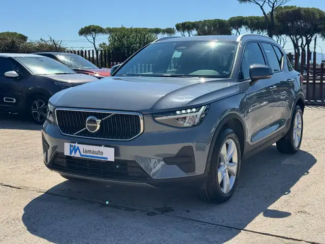 Volvo XC40 view 2