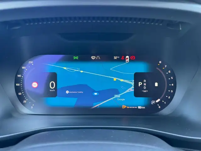 Volvo XC40 view 8