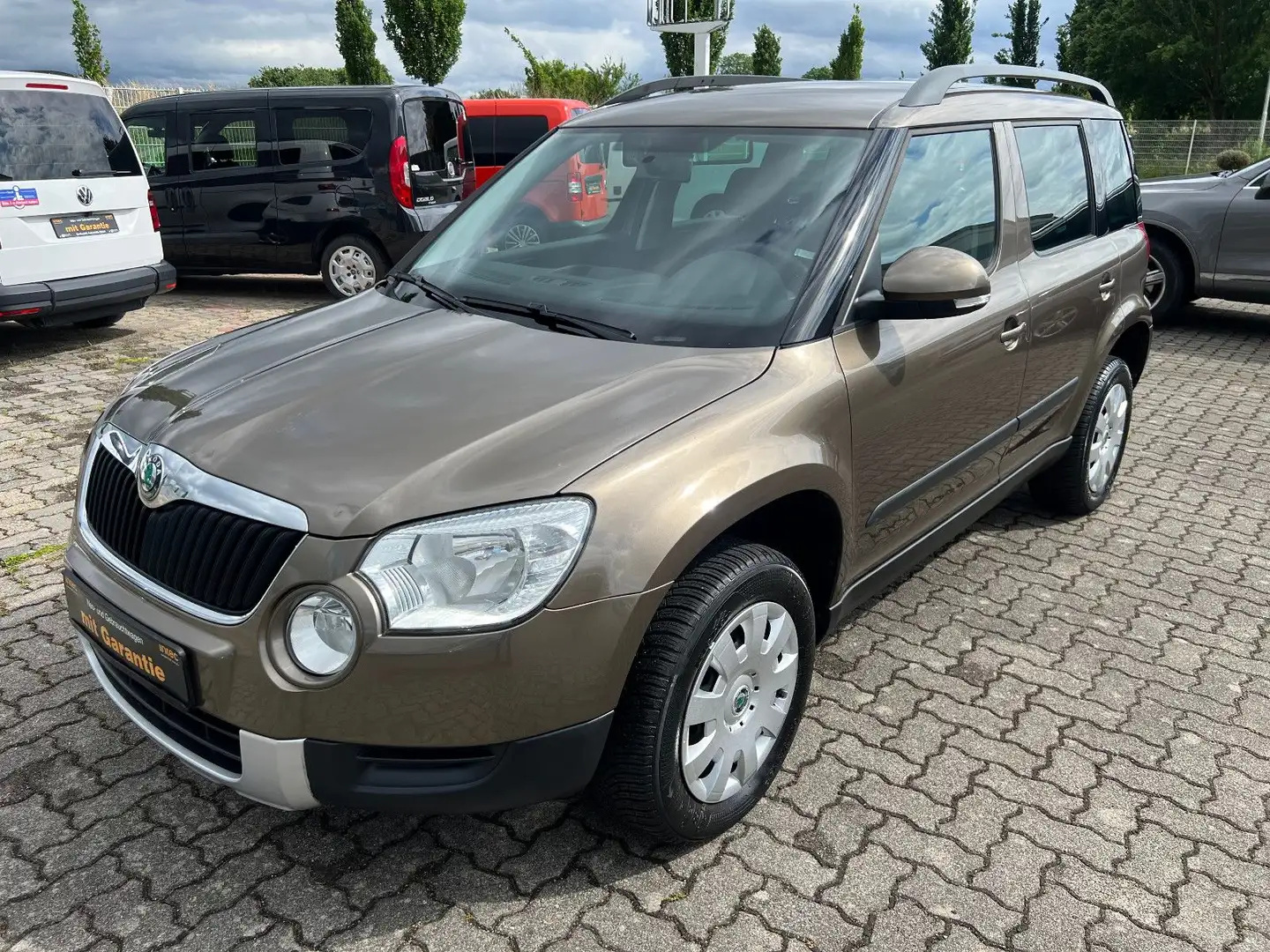 Skoda Yeti 1.2 TSI Plus Edition org. 75.000km, 1. Hand Braun - 2