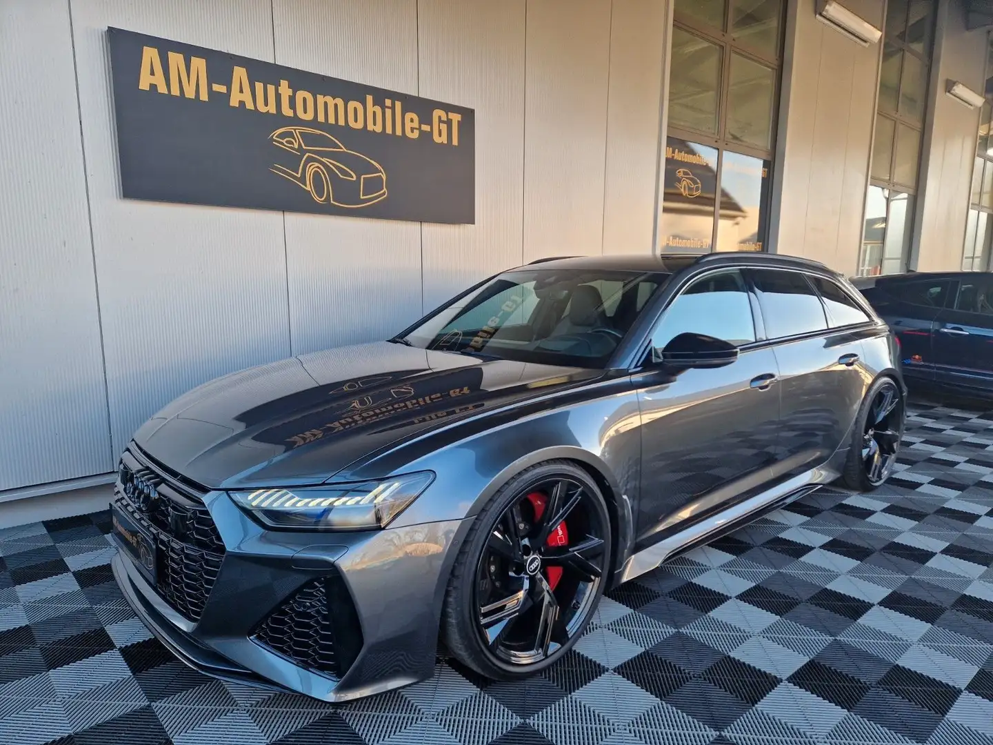 Audi RS6 Avant 4.0TFSI Quattro*Keramik-B*360°*305KM/H Grau - 1