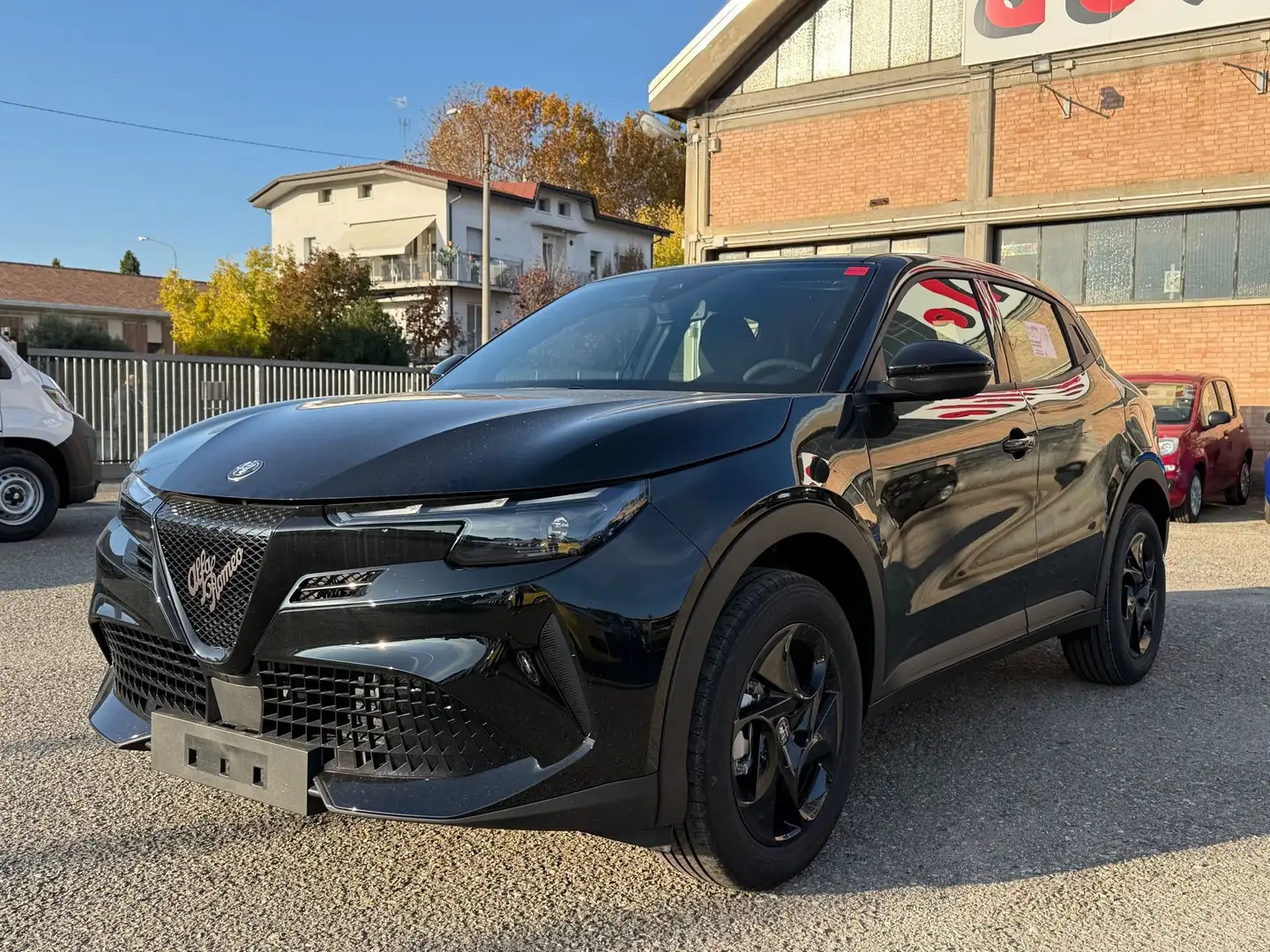 Alfa Romeo Junior Junior 1.2 145 CV Hybrid eDCT6 Noir - 1