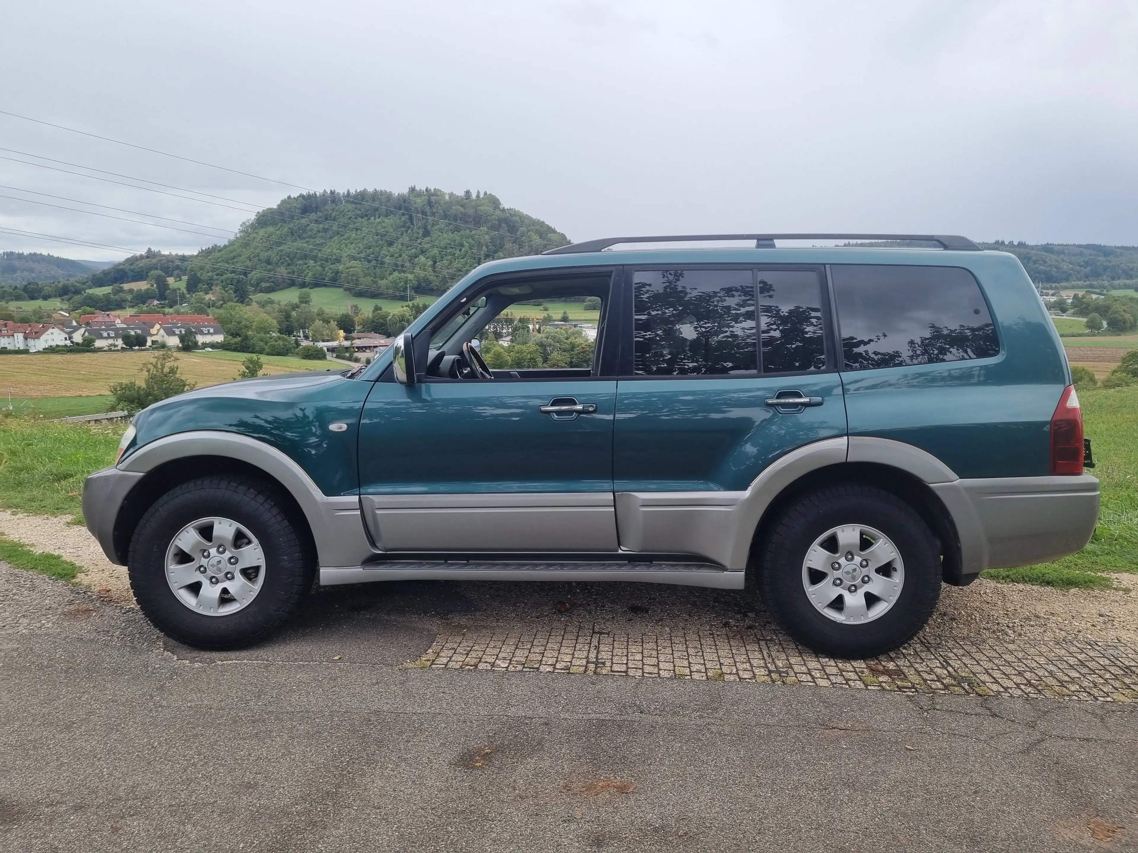 Mitsubishi Pajero Pajero 3.2 DI-D Elegance 7SITZER Automatik Leder Allrad TÜV neu — photo 8