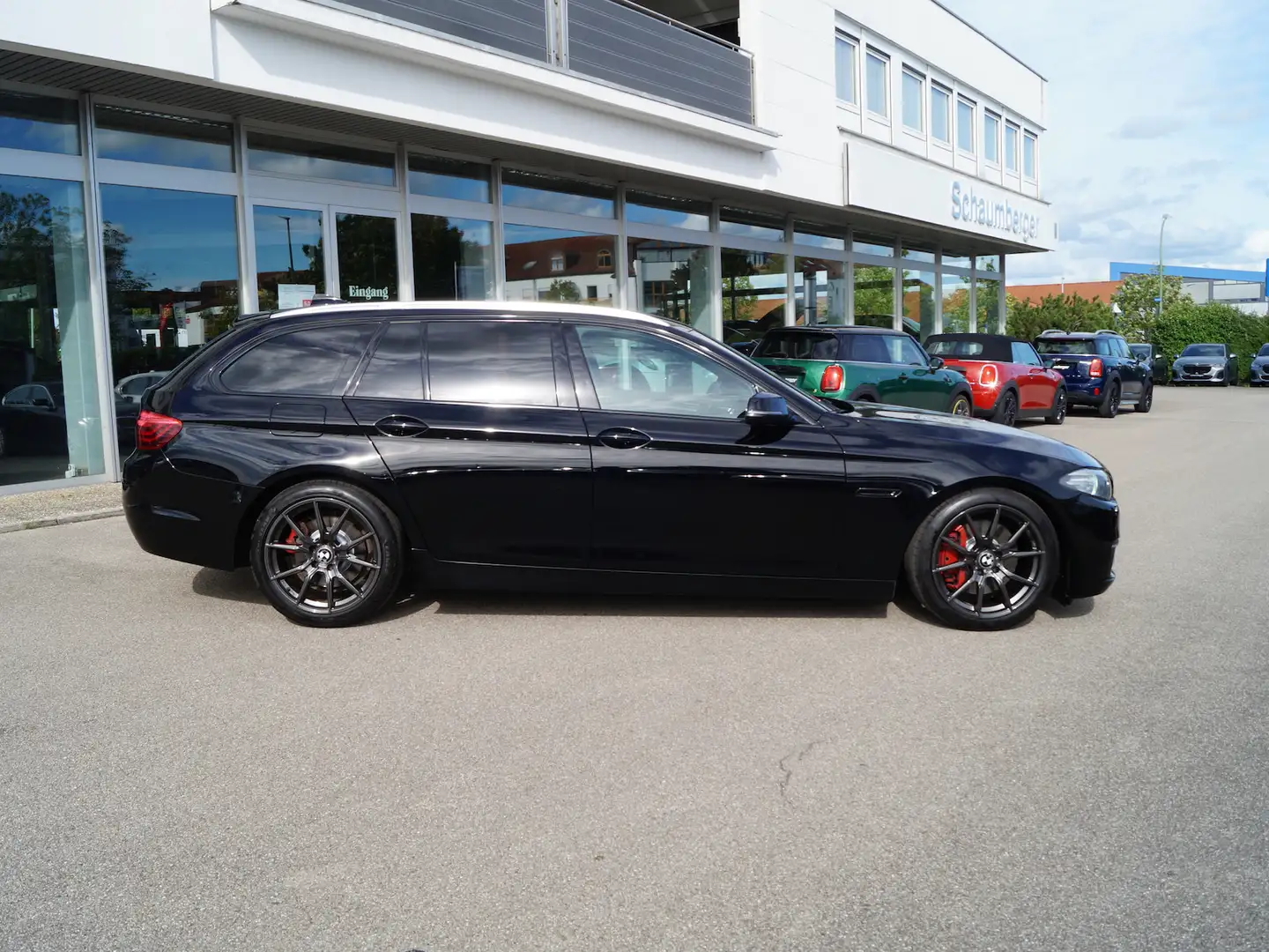 BMW 525 525d Aut. xDrive Tou. Luxury Line *Navi*Leder* Schwarz - 2