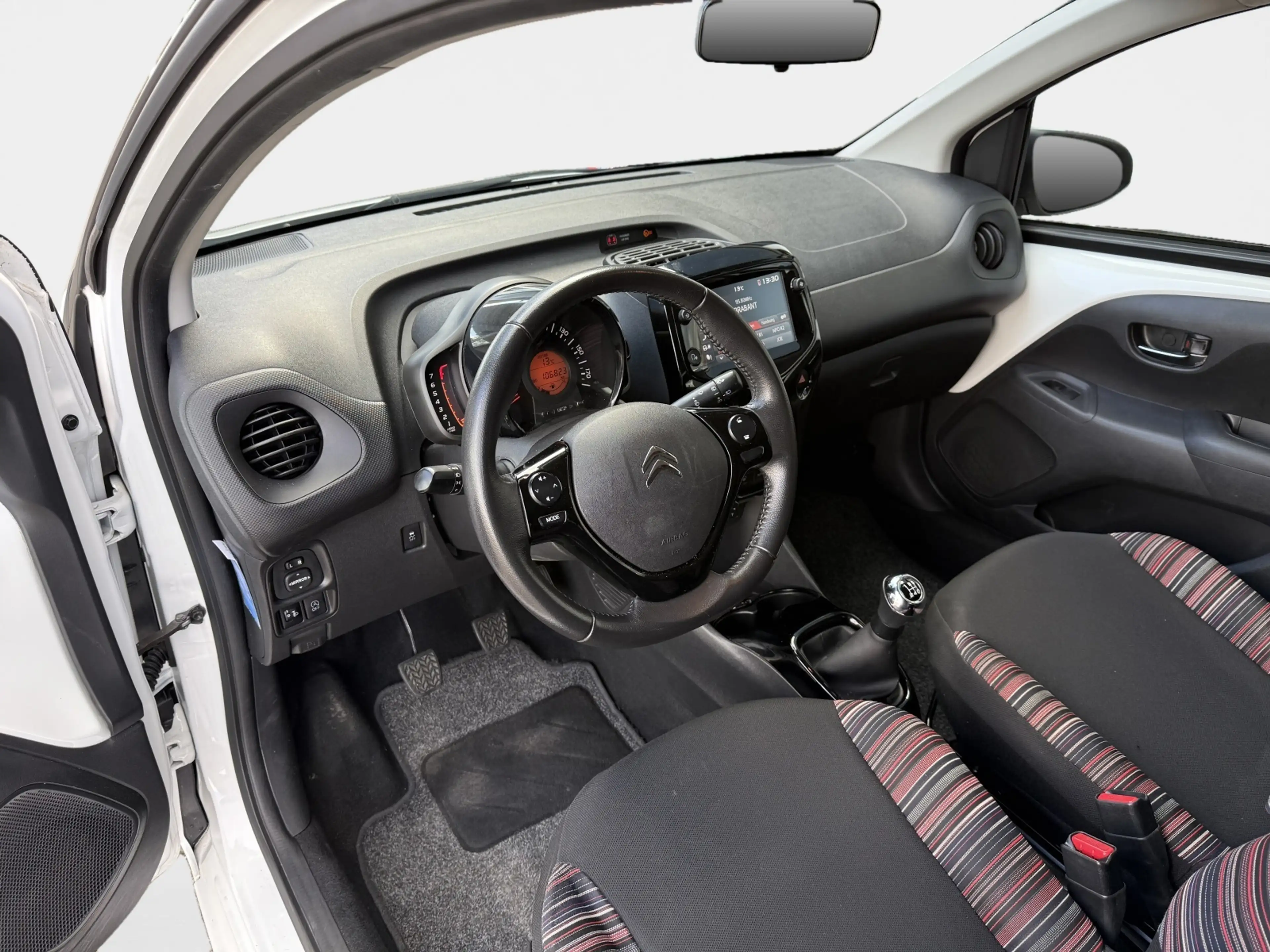 Citroen C1 1.0 VTi Shine / Carplay / Clima / LM Velgen — photo 9
