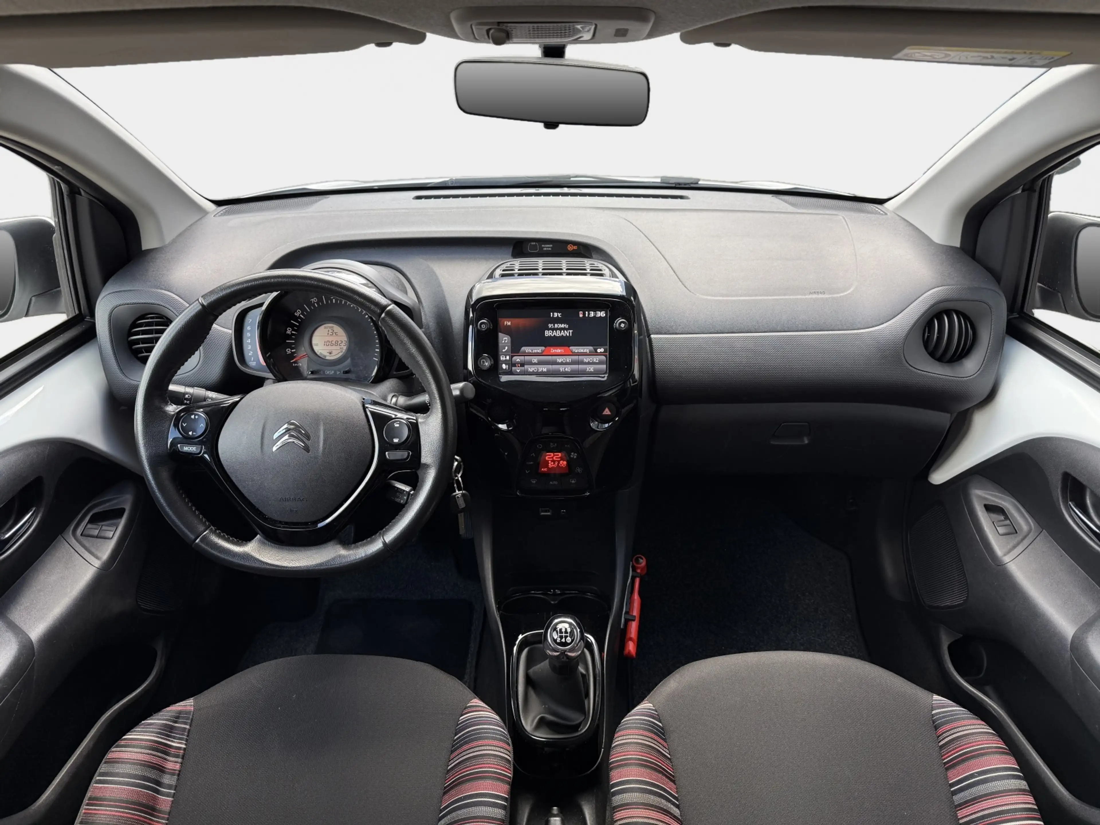 Citroen C1 1.0 VTi Shine / Carplay / Clima / LM Velgen — photo 11