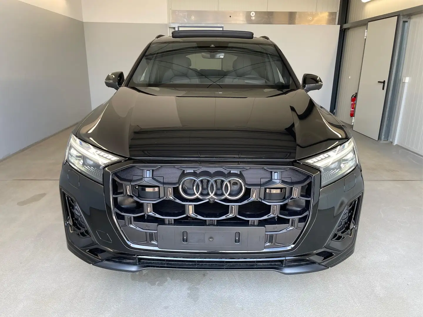 Audi SQ7 Facelift Nacht+B&O+HAL+Laser+7Si+Stdhz+22 Zoll ... Czarny - 2