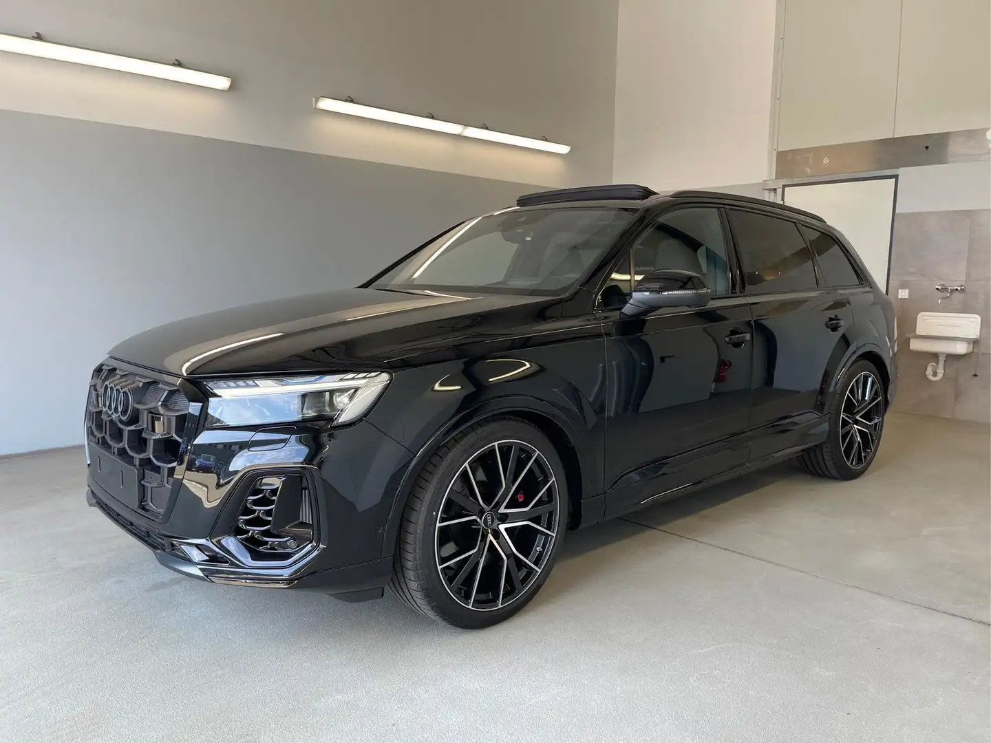 Audi SQ7 Facelift Nacht+B&O+HAL+Laser+7Si+Stdhz+22 Zoll ... Czarny - 1