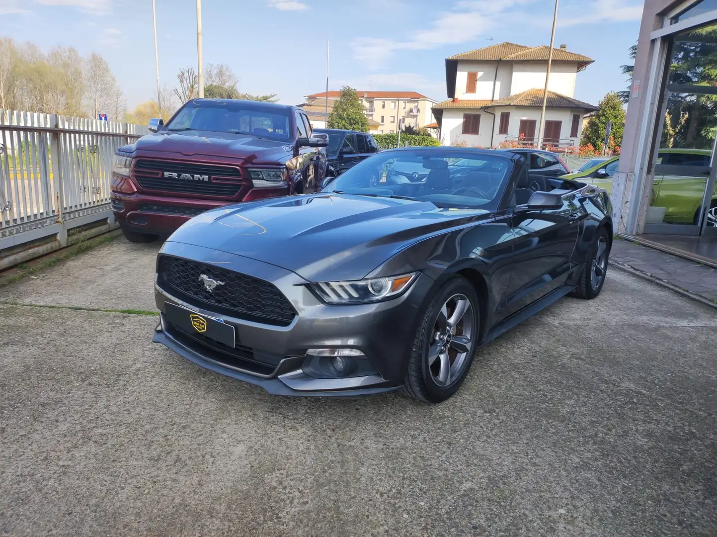 Ford Mustang Convertible 3.7 v6 Gris - 2