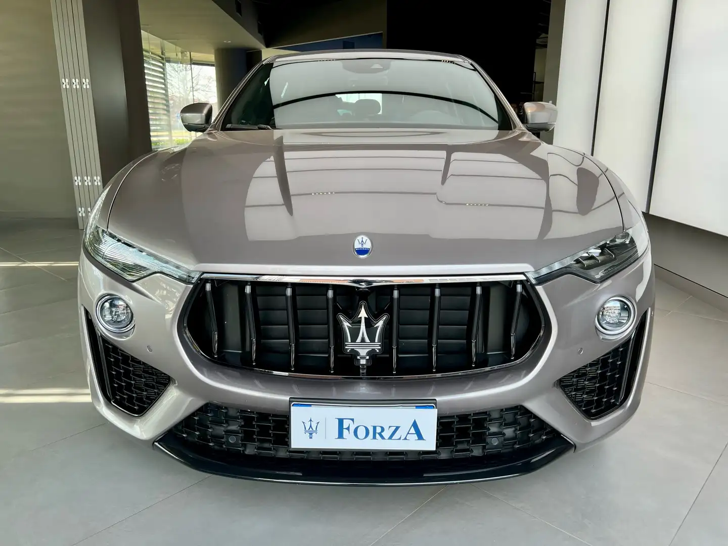 Maserati Levante 2.0 mhev GT 330cv , Sport pack , ADAS Grigio - 2