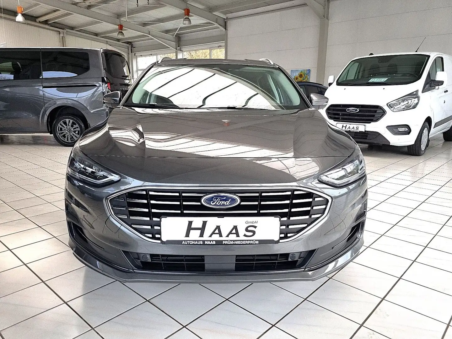 Ford Focus 1,0 EcoBoost Hybrid Titanium X Turnier Grau - 2