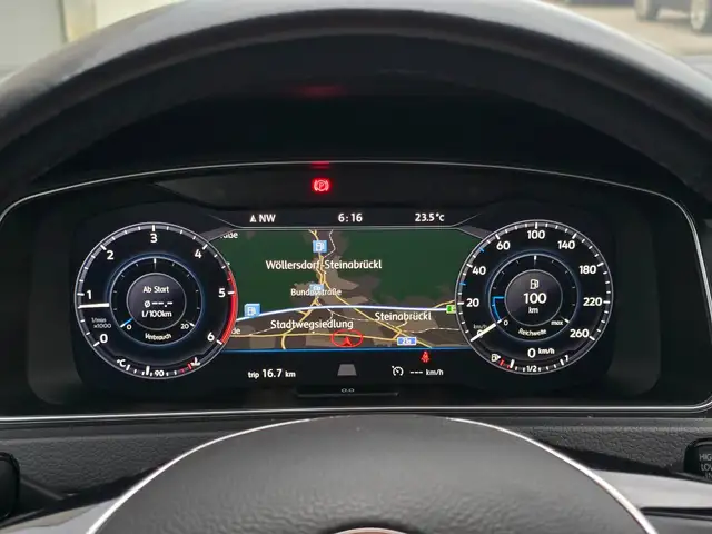 Volkswagen Golf view 12