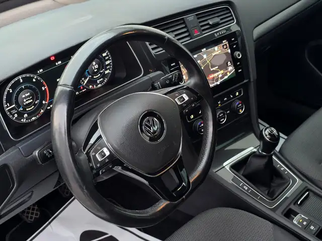 Volkswagen Golf view 11