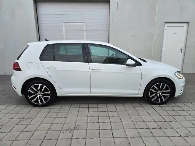 Volkswagen Golf view 8